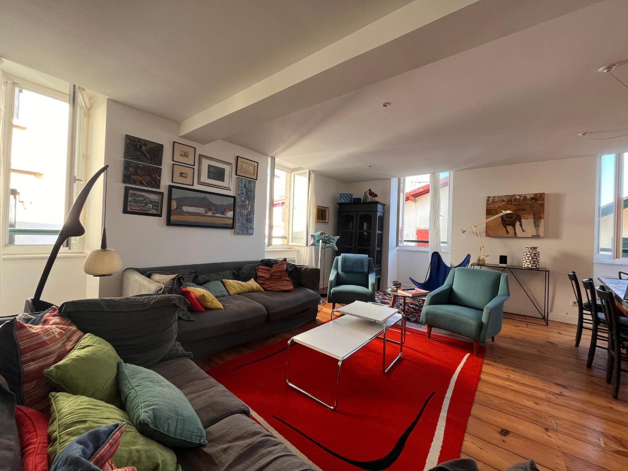 Appartement Lumineux Pres De La Avec Wifi, En Plein Centre-ville De - Fr-1-239-875