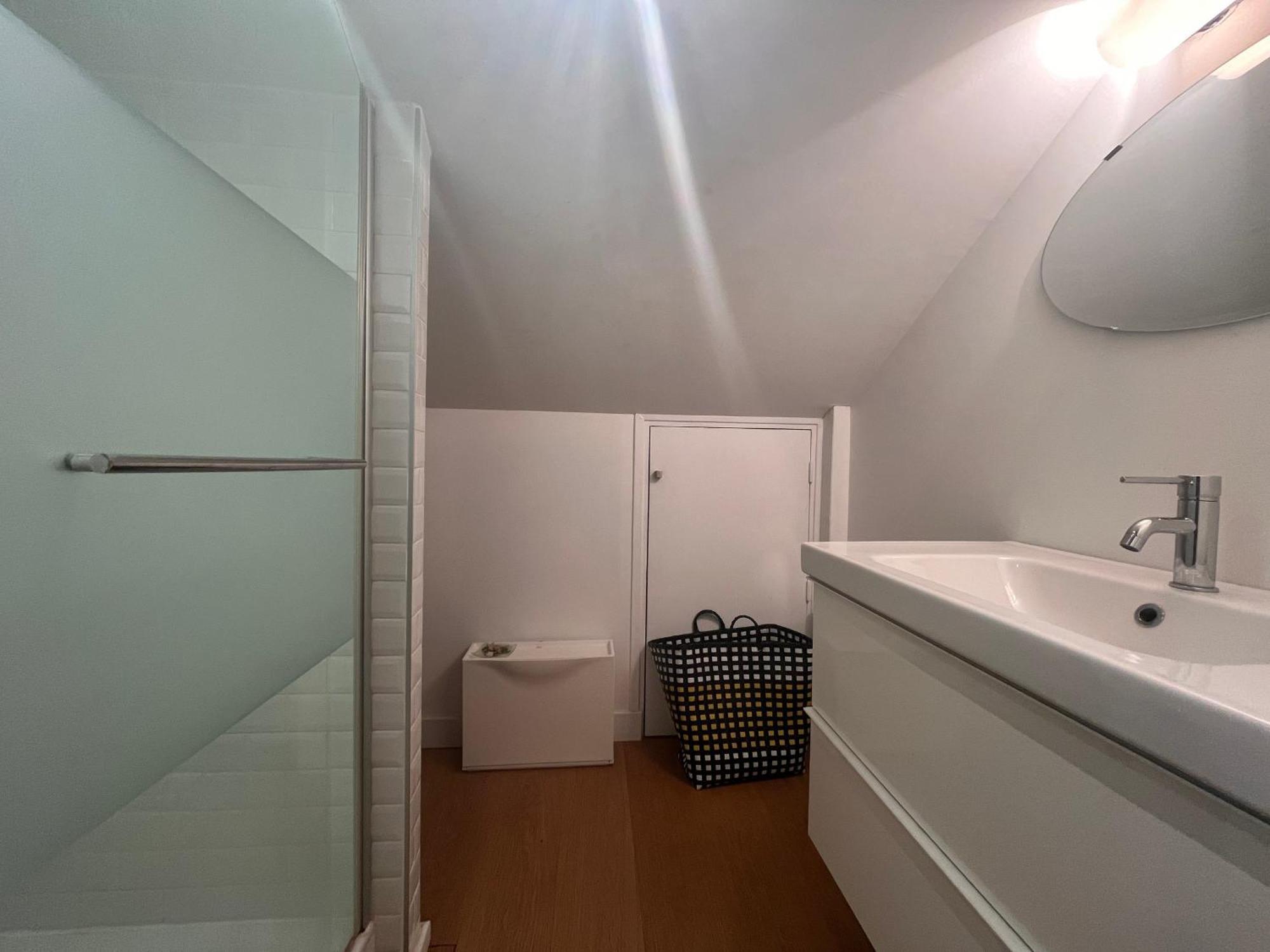 Lumineux Pres De La Avec Wifi, En Plein Centre-ville De - Fr-1-239-875 *