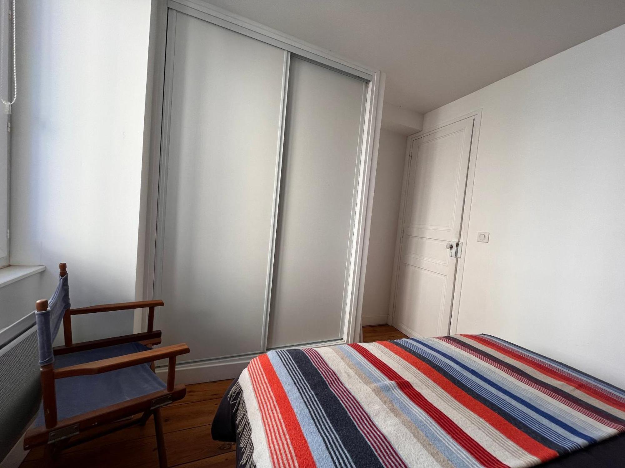 Appartement Lumineux Pres De La Avec Wifi, En Plein Centre-ville De - Fr-1-239-875